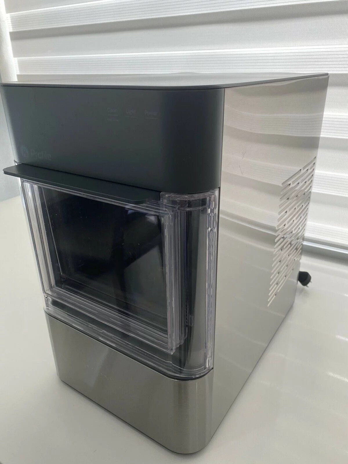ge-profile-opal-20-24-lb-portable-icemaker-nugget-ice-production-1 GE Profile Opal 2.0 24-lb. Portable Icemaker + Nugget Ice Production - Image 1