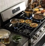 GE 30-Inch Freestanding Gas Range with 4.8 cu. ft. Oven Capacity and Sealed Cooktop Burners - Image 7